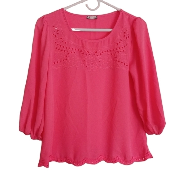 Eyeshadow Cutout 3/4 Length Sleeve Blouse - Picture 3 of 7